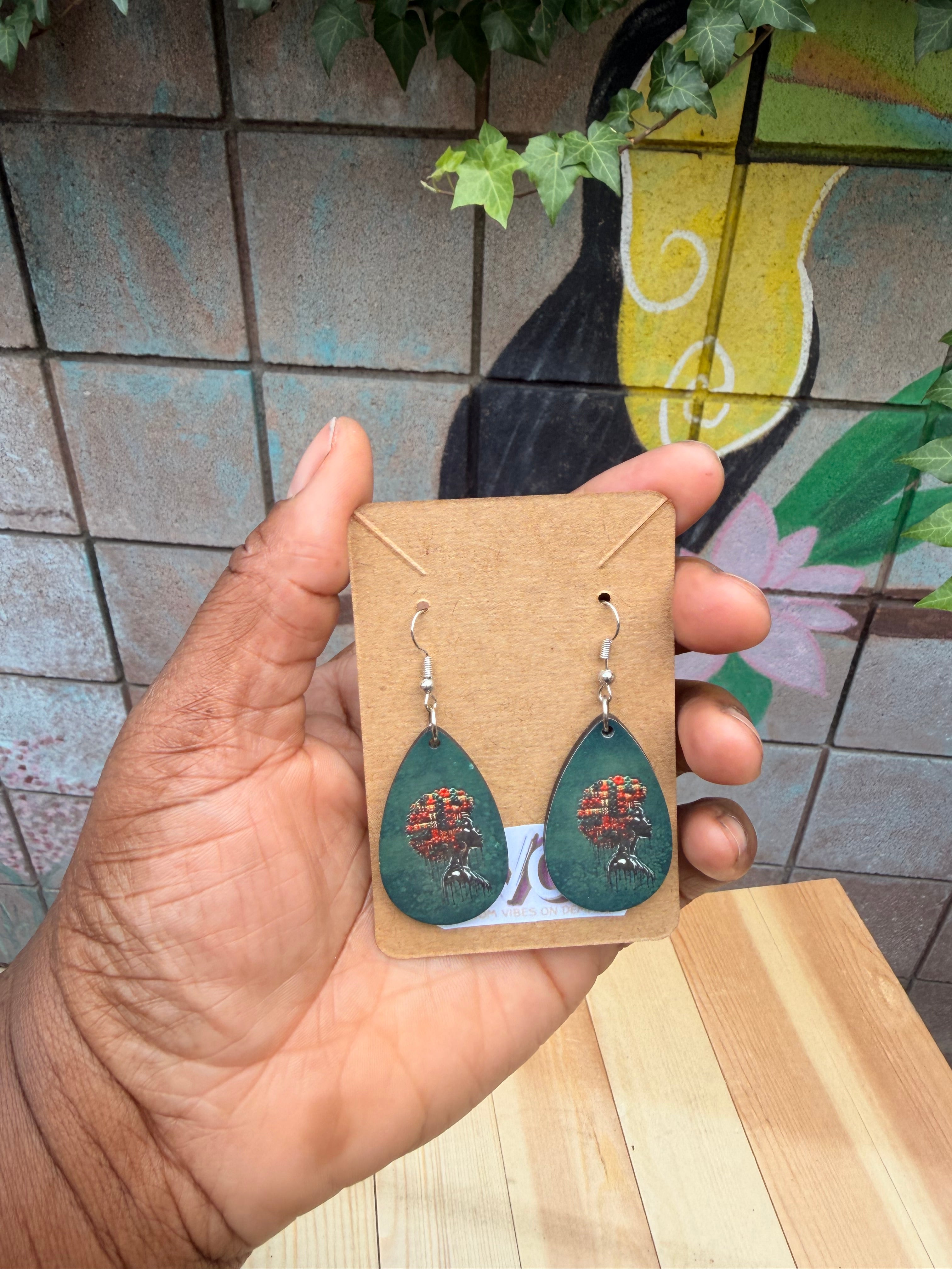 Teardrop shaped earrings